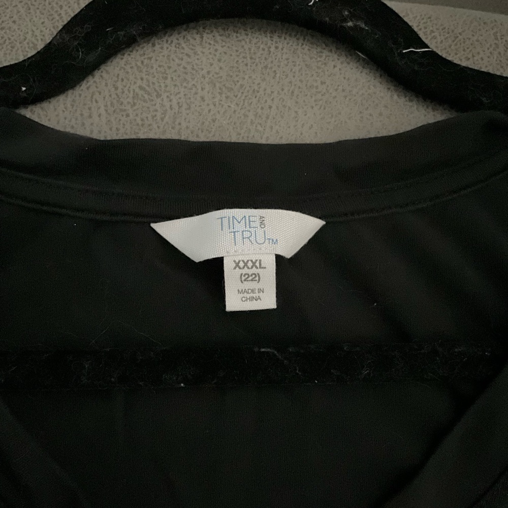Time and Tru Black Twist-Front V-Neck Tank Top - Picture 4 of 5